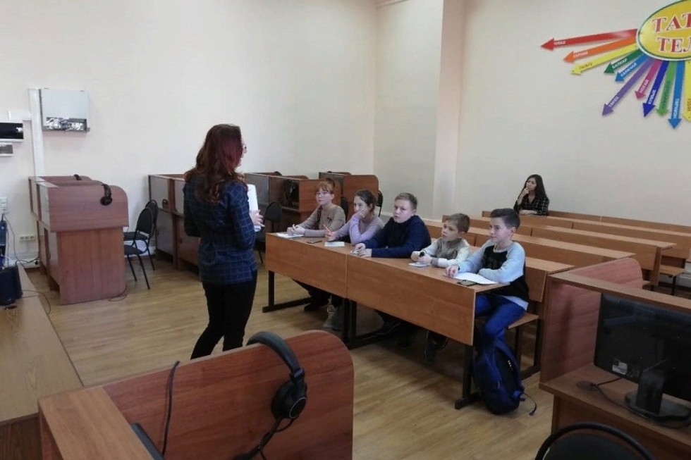 Смена 'Poliglot' на факультете иностранных языков Смена 'Poliglot' на факультете иностранных языков