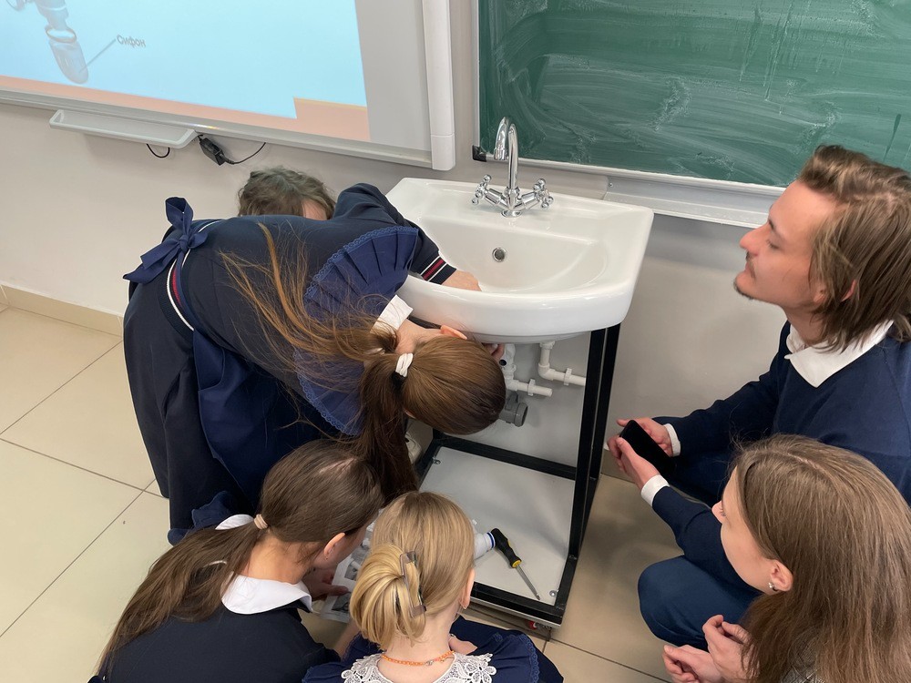 Не Боги горшки обжигают Не Боги горшки обжигают