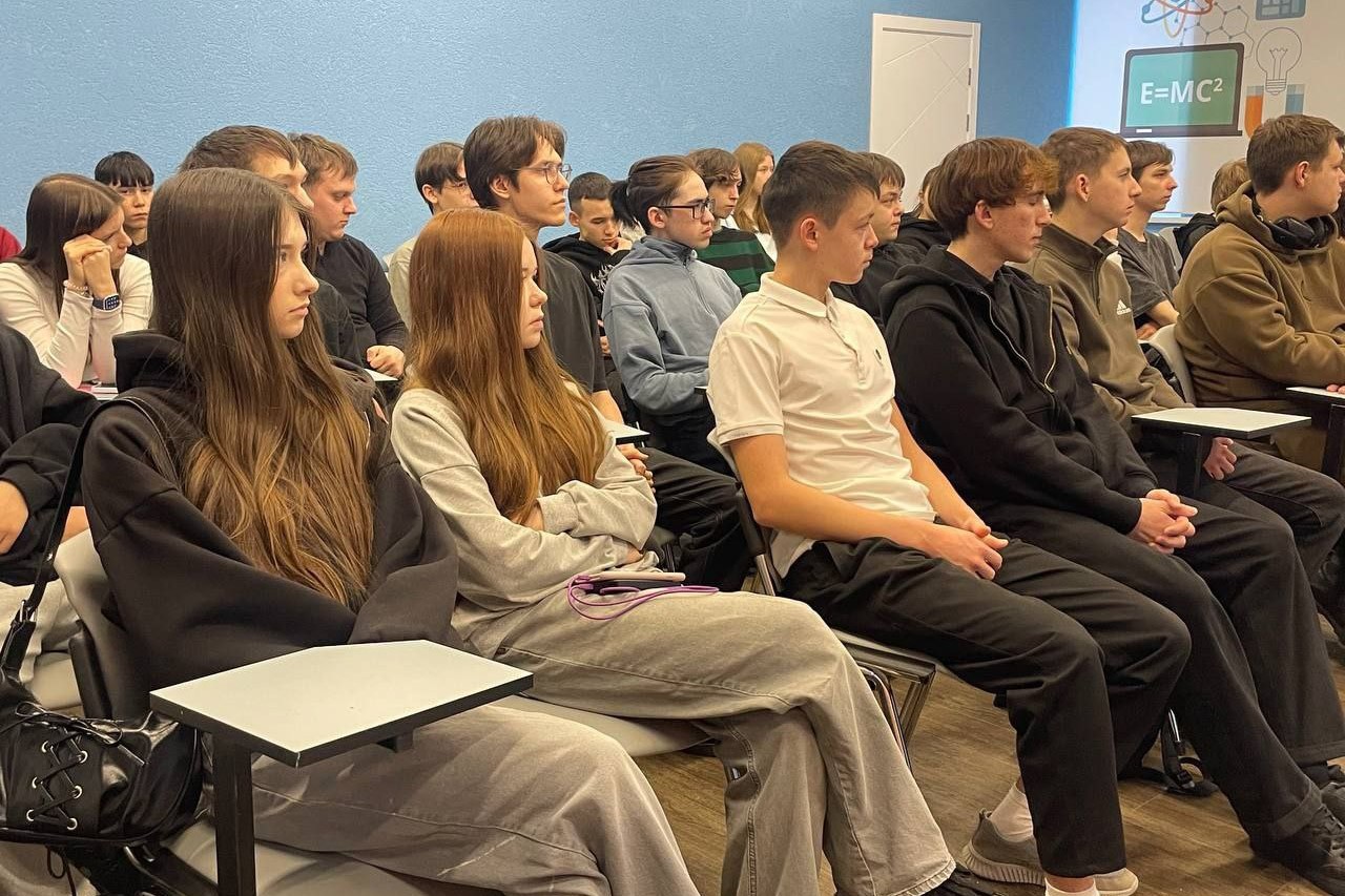 Круглый стол на тему противодействия экстремизму и терроризму в молодежной среде Круглый стол на тему противодействия экстремизму и терроризму в молодежной среде