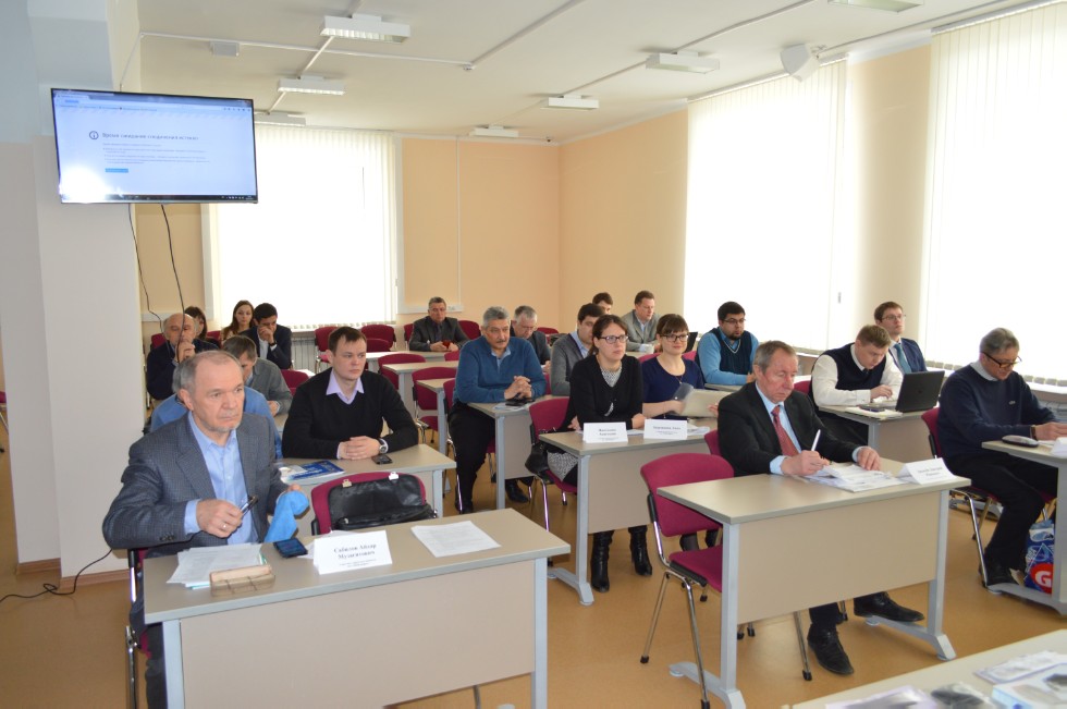 �������-����������� '���������� ���������' �� '���������' (�. ������) � ��� '�����������������-�������'(�. ������)