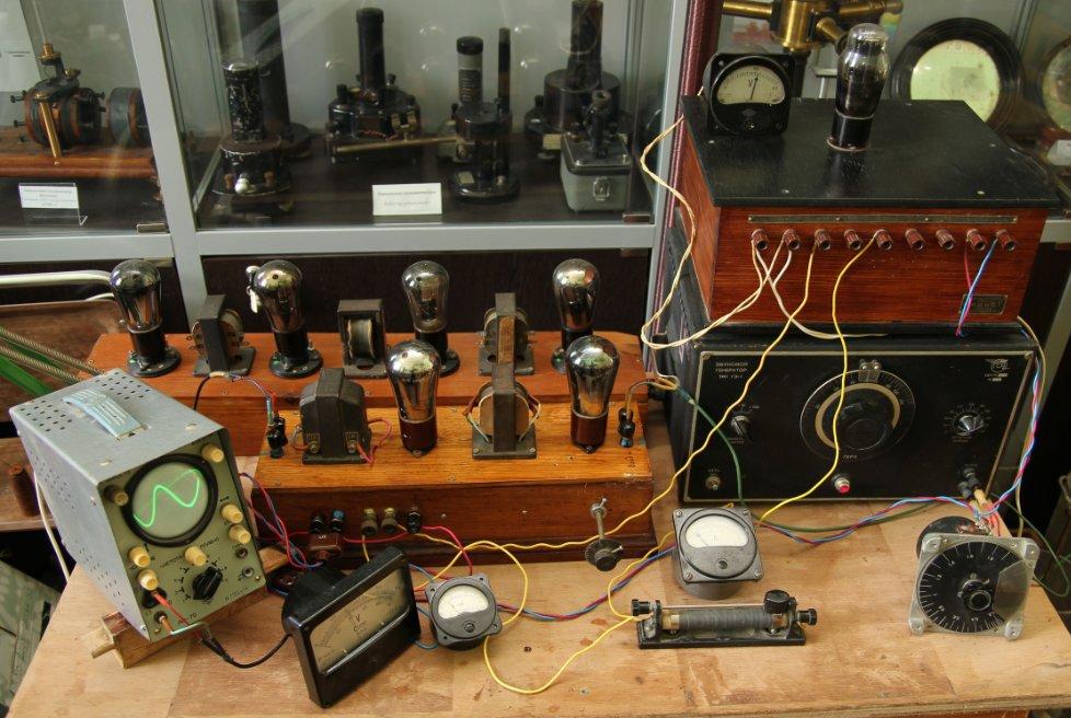 Установка Е.К.Завойского из докторской диссертации Установка Е.К.Завойского из докторской диссертации