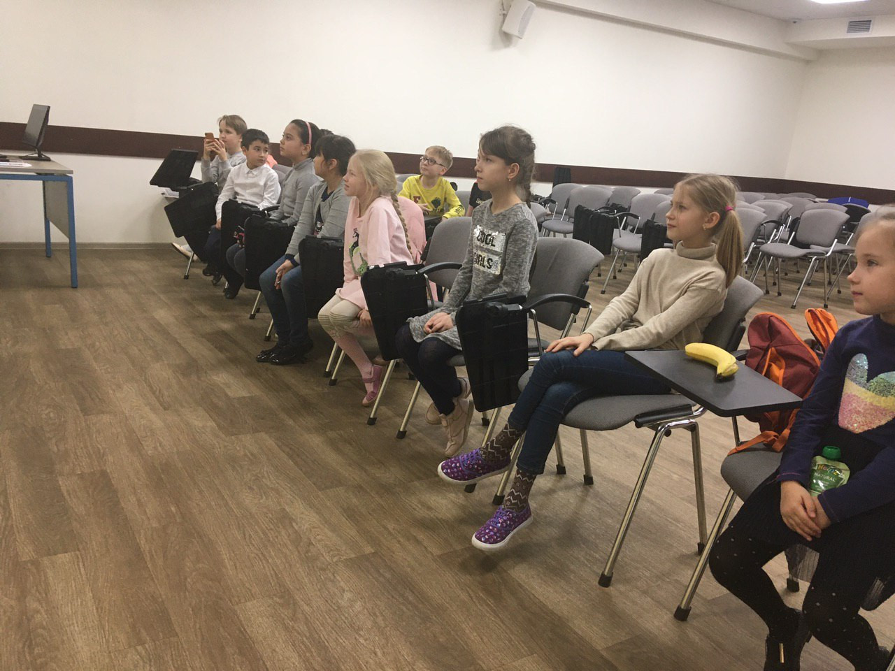 Занятие по актерскому мастерству в детском театре 'Радуга' Занятие по актерскому мастерству в детском театре 'Радуга'