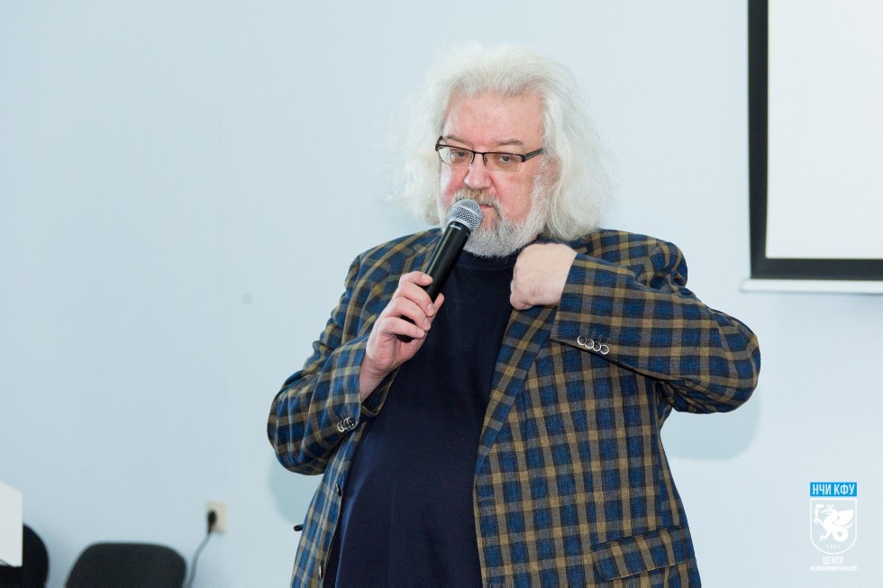 Андрей Максимов: 'Человек сам создаёт тот мир, в котором он живёт' Андрей Максимов: 'Человек сам создаёт тот мир, в котором он живёт'