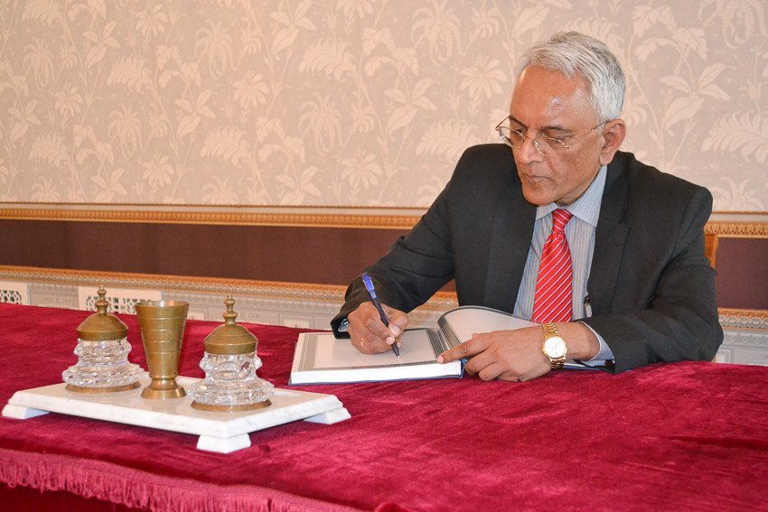 KFU discusses cooperation with Indian Ambassador