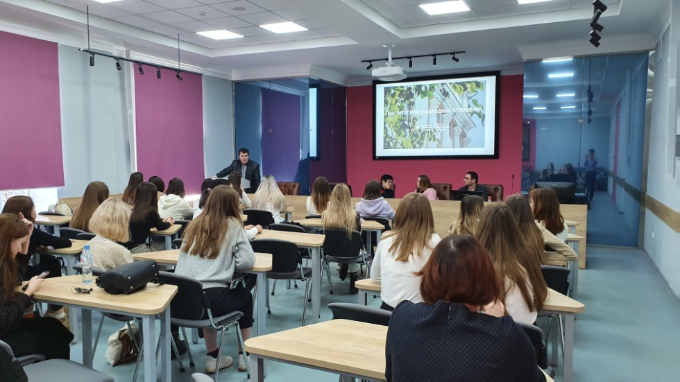 22 февраля 2020 года на базе Института международных отношений Казанского (Приволжского) федерального университета завершила работу Международная научно-практическая конференция 'Школа молодых ученых-исследователей всемирного культурного наследия, посвященная 100-летию ТАССР' 22 февраля 2020 года на базе Института международных отношений Казанского (Приволжского) федерального университета завершила работу Международная научно-практическая конференция 'Школа молодых ученых-исследователей всемирного культурного наследия, посвященная 100-летию ТАССР'