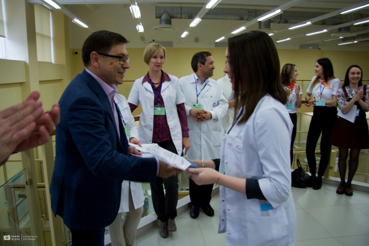 В КФУ провели первый турнир среди студентов по оказанию первой медицинской помощи В КФУ провели первый турнир среди студентов по оказанию первой медицинской помощи