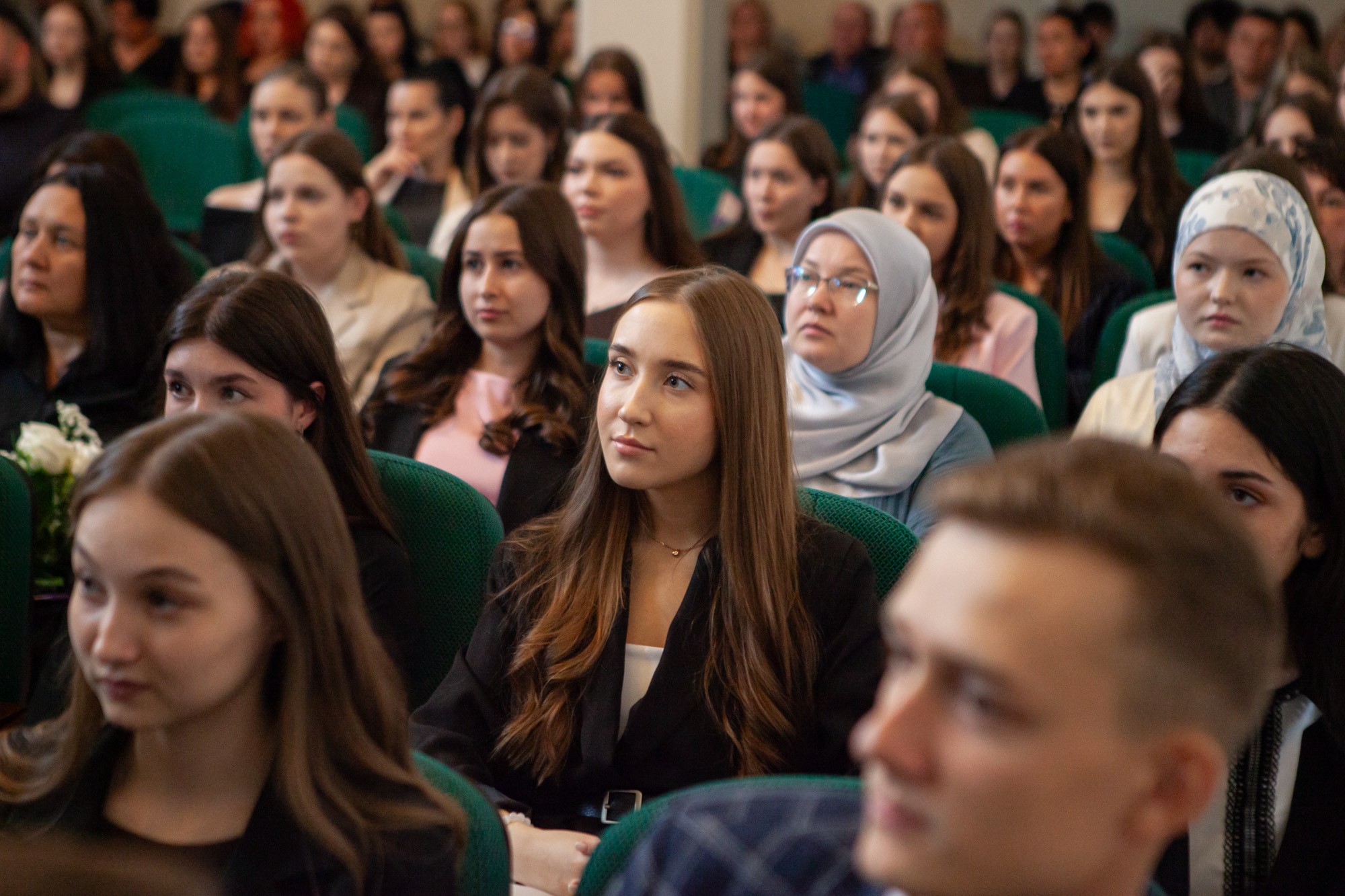 В Елабужском институте КФУ прошла церемония вручения дипломов В Елабужском институте КФУ прошла церемония вручения дипломов