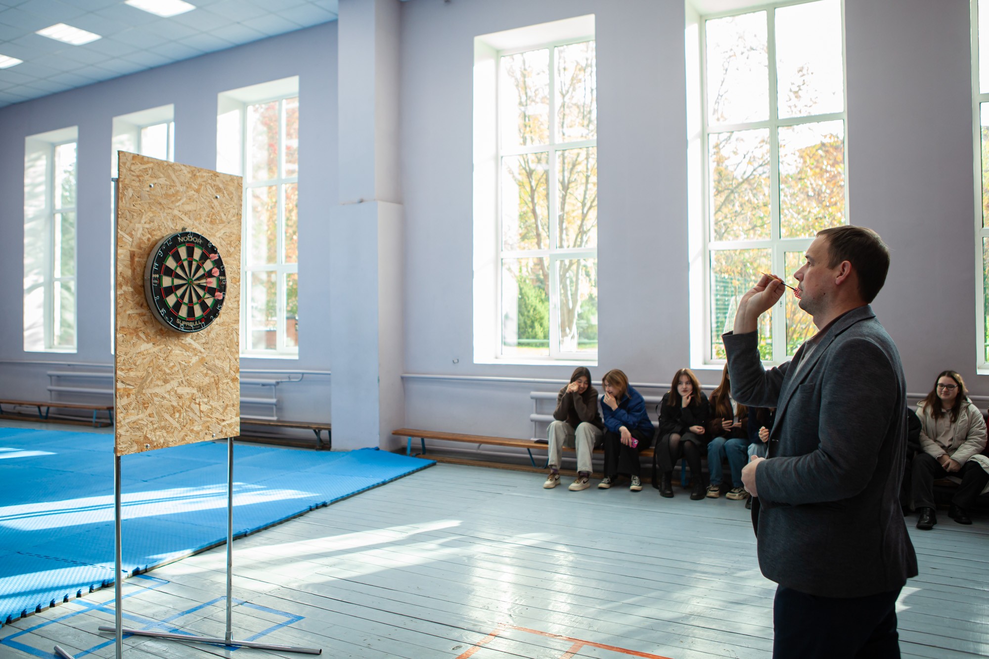 В Елабужском институте КФУ прошли соревнования по дартс В Елабужском институте КФУ прошли соревнования по дартс