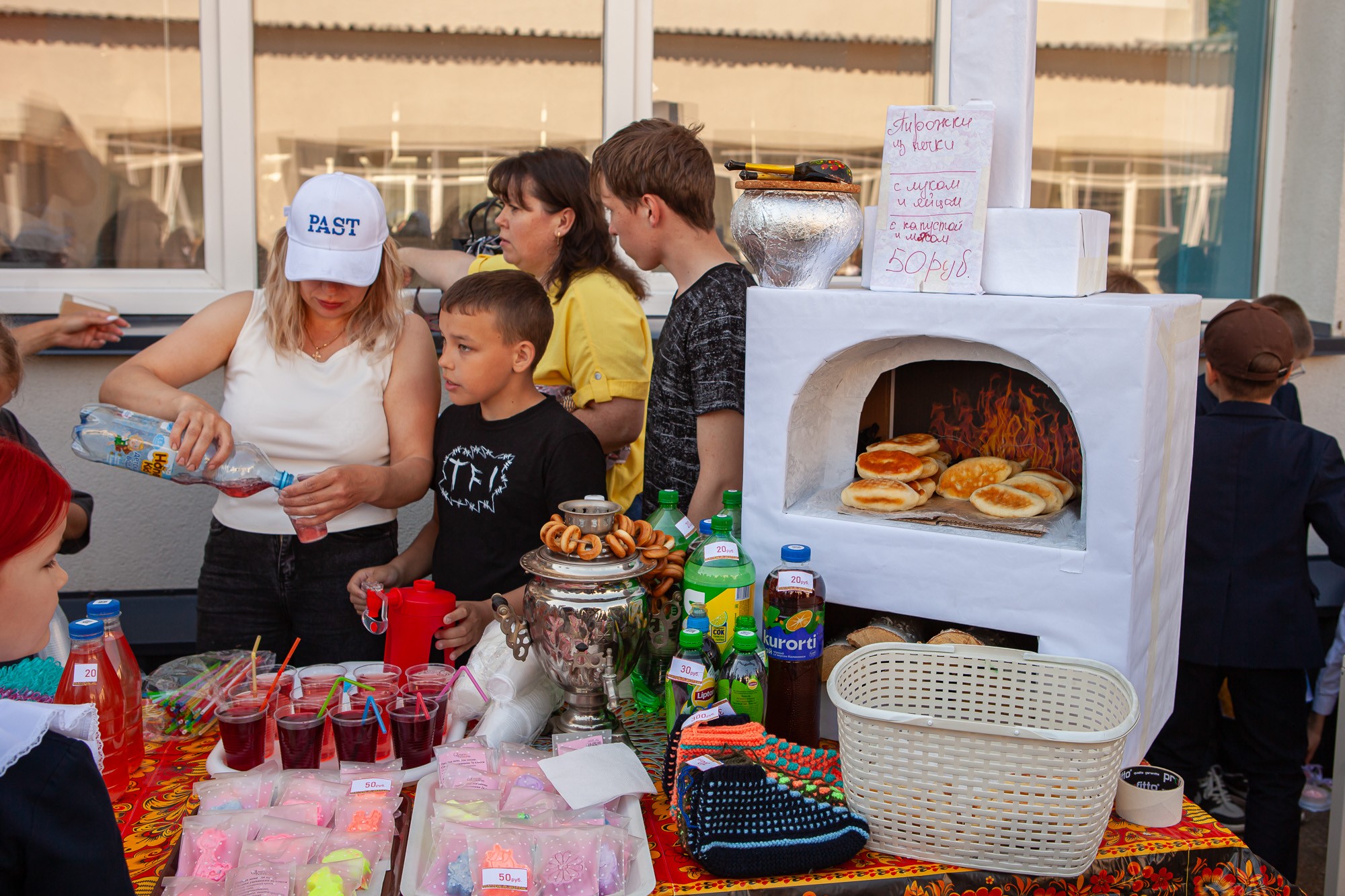 Благотворительная ярмарка 'Добрый университет' прошла в Университетской Благотворительная ярмарка 'Добрый университет' прошла в Университетской