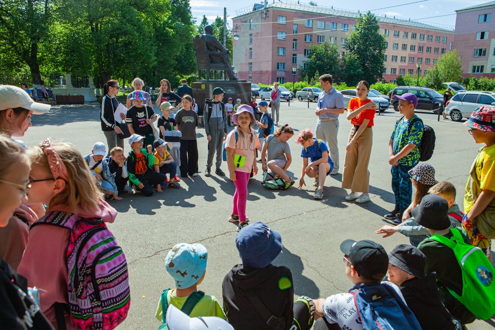 Развлекательно-игровая программа 'Планета под названием Детство!' Развлекательно-игровая программа 'Планета под названием Детство!'