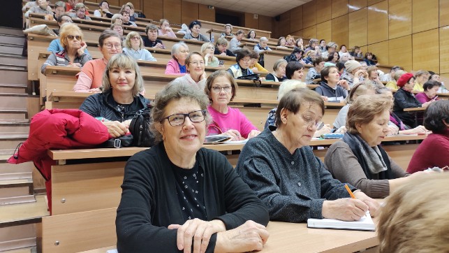 Слушатели Университета третьего возраста с большим интересом посещают лекции по истории Казани Слушатели Университета третьего возраста с большим интересом посещают лекции по истории Казани