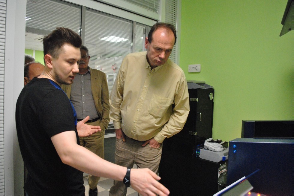 ������ �������� ����� �������������� �������� ������