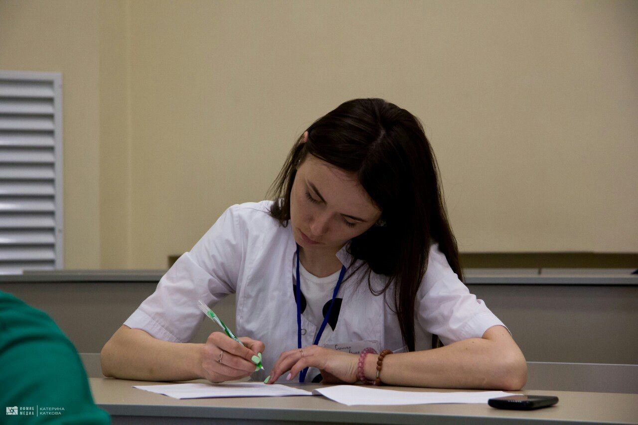 В КФУ провели первый турнир среди студентов по оказанию первой медицинской помощи В КФУ провели первый турнир среди студентов по оказанию первой медицинской помощи