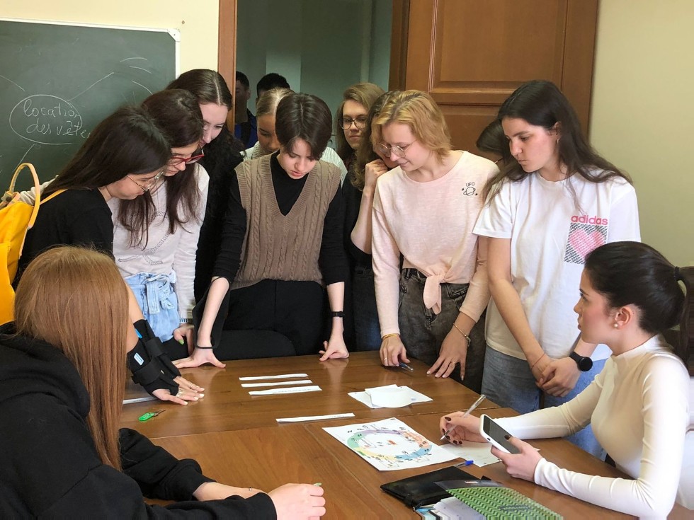 300 миллионов человек говорит по-французски, и мы в их числе. 300 миллионов человек говорит по-французски, и мы в их числе.