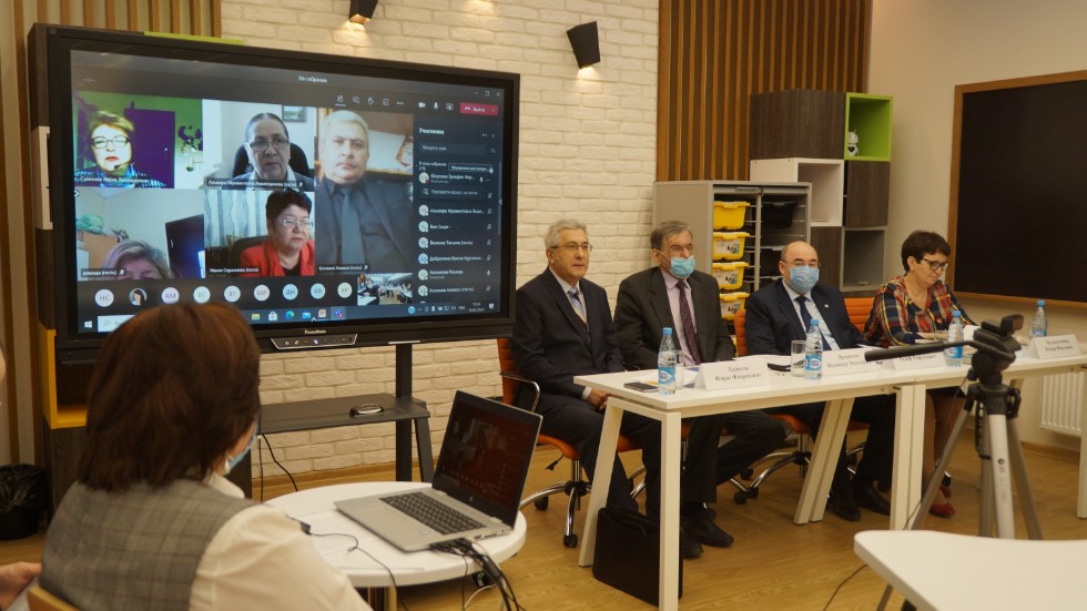 �������� ������������� ������-������������ �����������, ����������� 100-����� �� ��� �������� ��������� ��� ���������