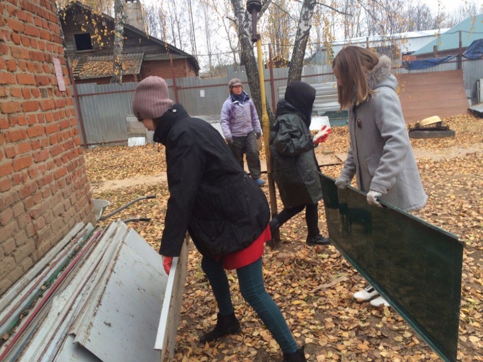 С заботой о братьях наших меньших С заботой о братьях наших меньших