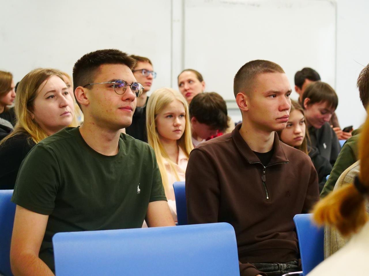 �������  ,����, ���� �������� ������, ������ �� �������