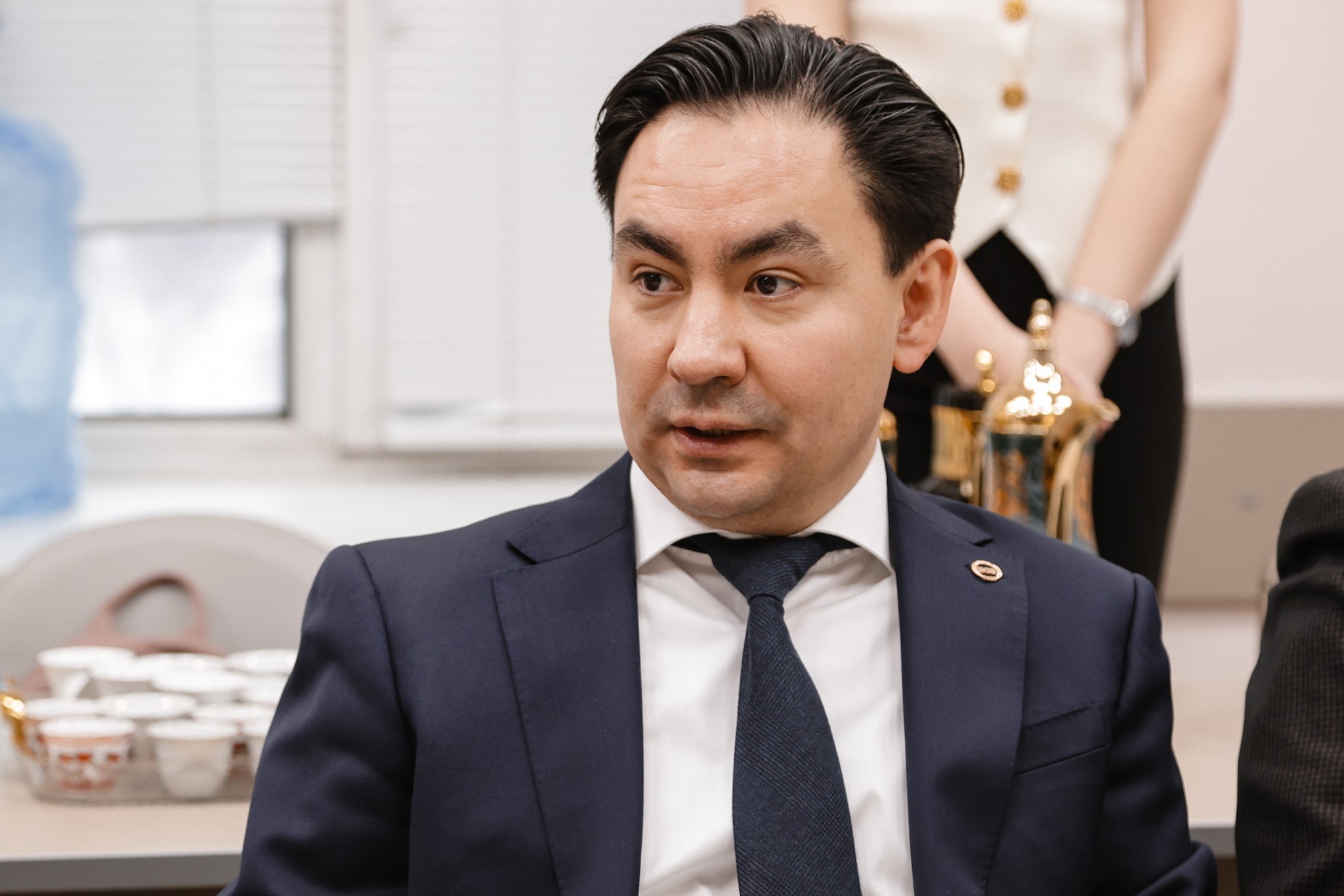 Участники реализуемой КФУ программы развития языков встретились с проректором Тимирханом Алишевым Участники реализуемой КФУ программы развития языков встретились с проректором Тимирханом Алишевым