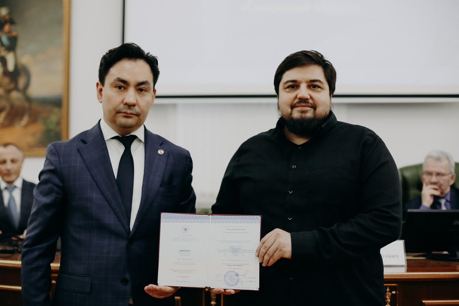 В Институте международных отношений, истории и востоковедения вручили дипломы по программе 'Синхронный перевод (арабский язык)' В Институте международных отношений, истории и востоковедения вручили дипломы по программе 'Синхронный перевод (арабский язык)'