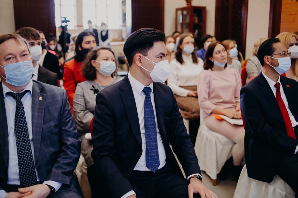 ���� ���������� ����� ������������� � ����������� ����������� ���