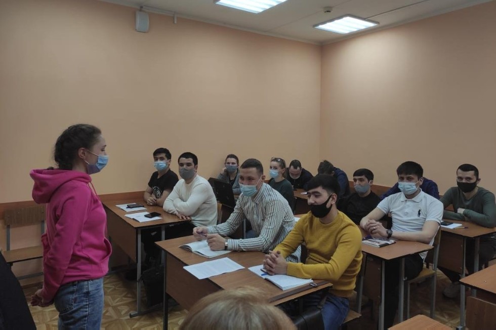 Студенты презентовали работы о спорте и праве Студенты презентовали работы о спорте и праве