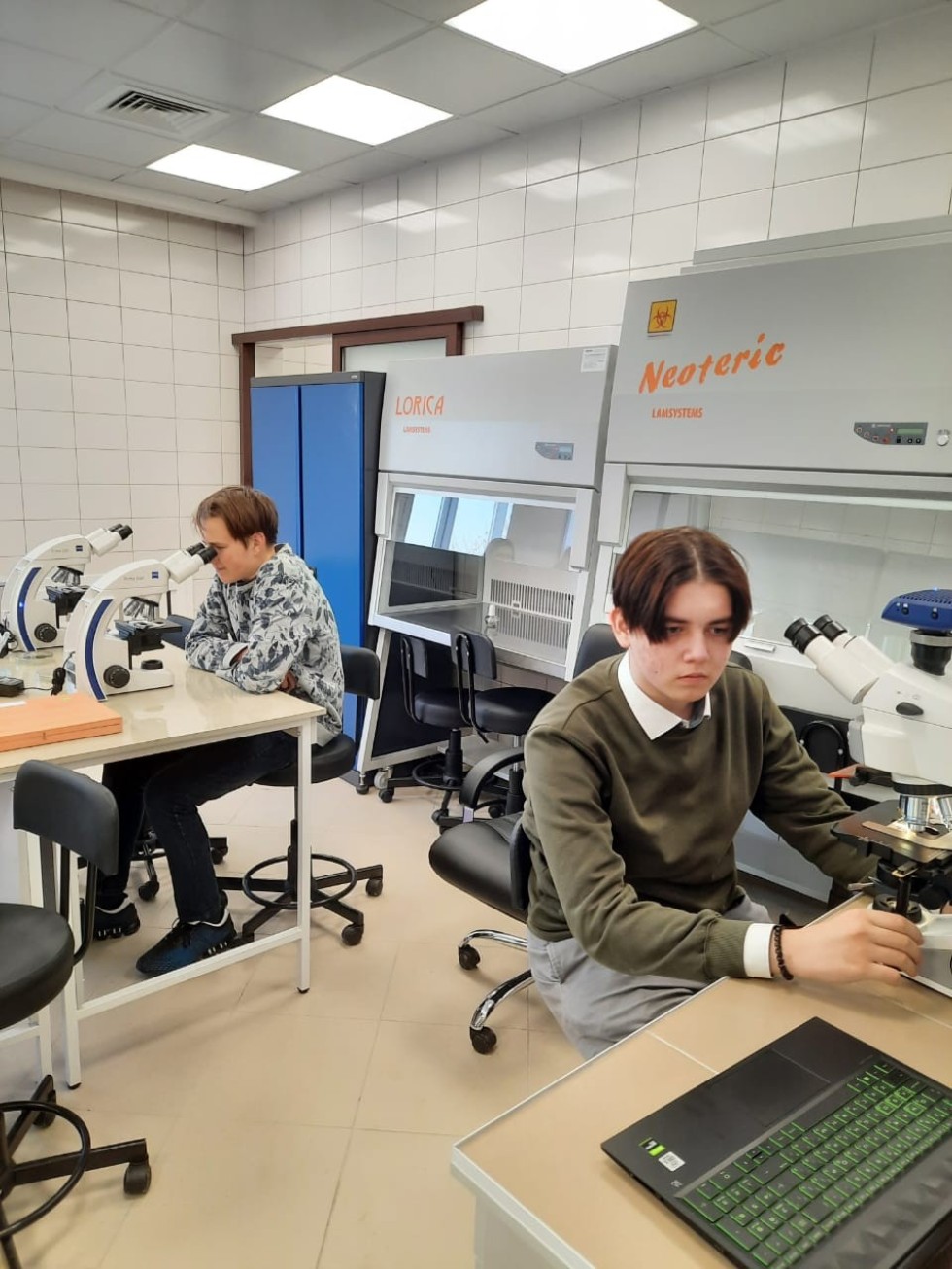 Открытие лаборатории биотехнологии растений в Республиканском центре выявления и поддержки одаренных детей и молодежи РТ по модели Образовательного центра 'Сириус' Открытие лаборатории биотехнологии растений в Республиканском центре выявления и поддержки одаренных детей и молодежи РТ по модели Образовательного центра 'Сириус'