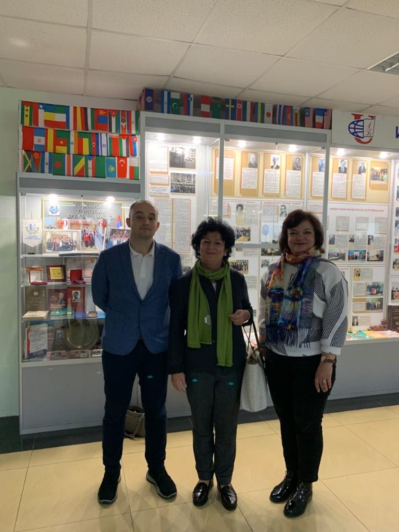 ���� ���� � ����