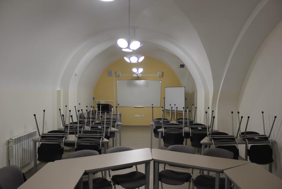 �������-������