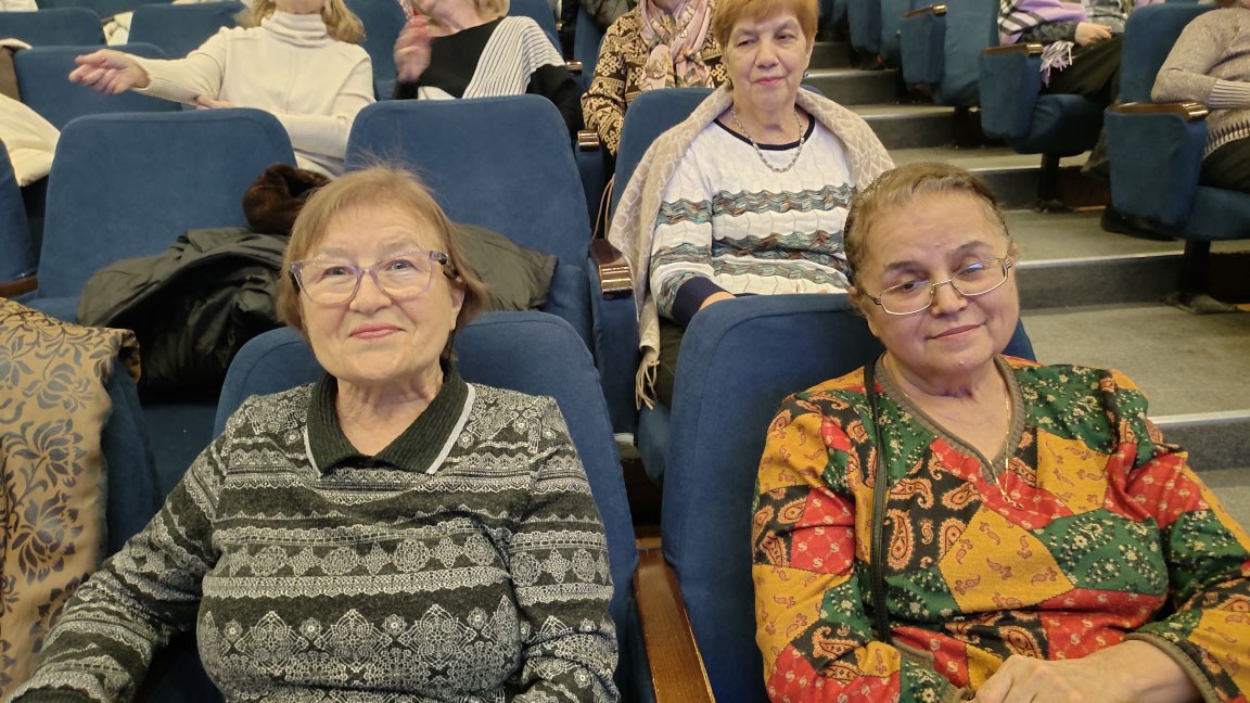 Студенты серебряного возраста продолжают знакомство с историей Казани Студенты серебряного возраста продолжают знакомство с историей Казани