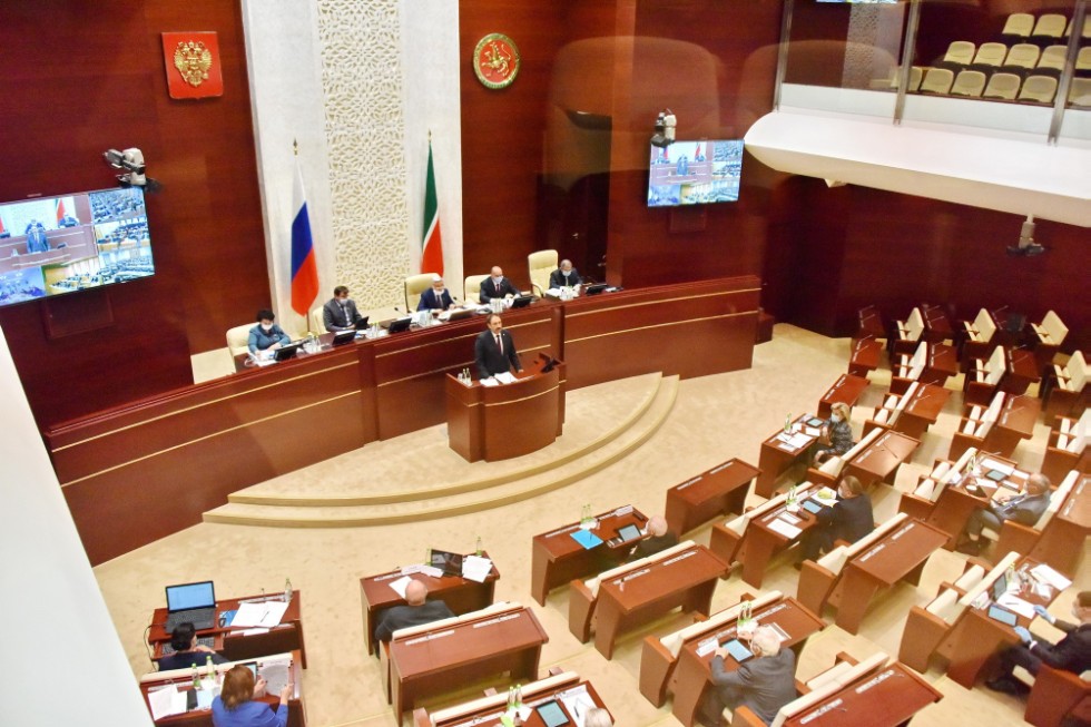 Rector Ilshat Gafurov joins parliament session ,State Council of Tatarstan