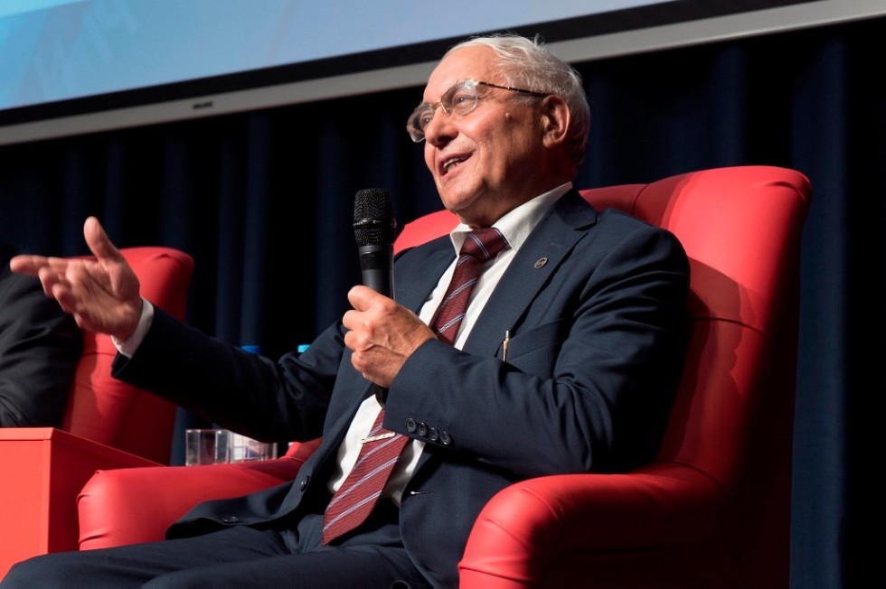 Richard Schoen Announced as the Winner of the 2017 Lobachevsky Medal and Prize Richard Schoen Announced as the Winner of the 2017 Lobachevsky Medal and Prize