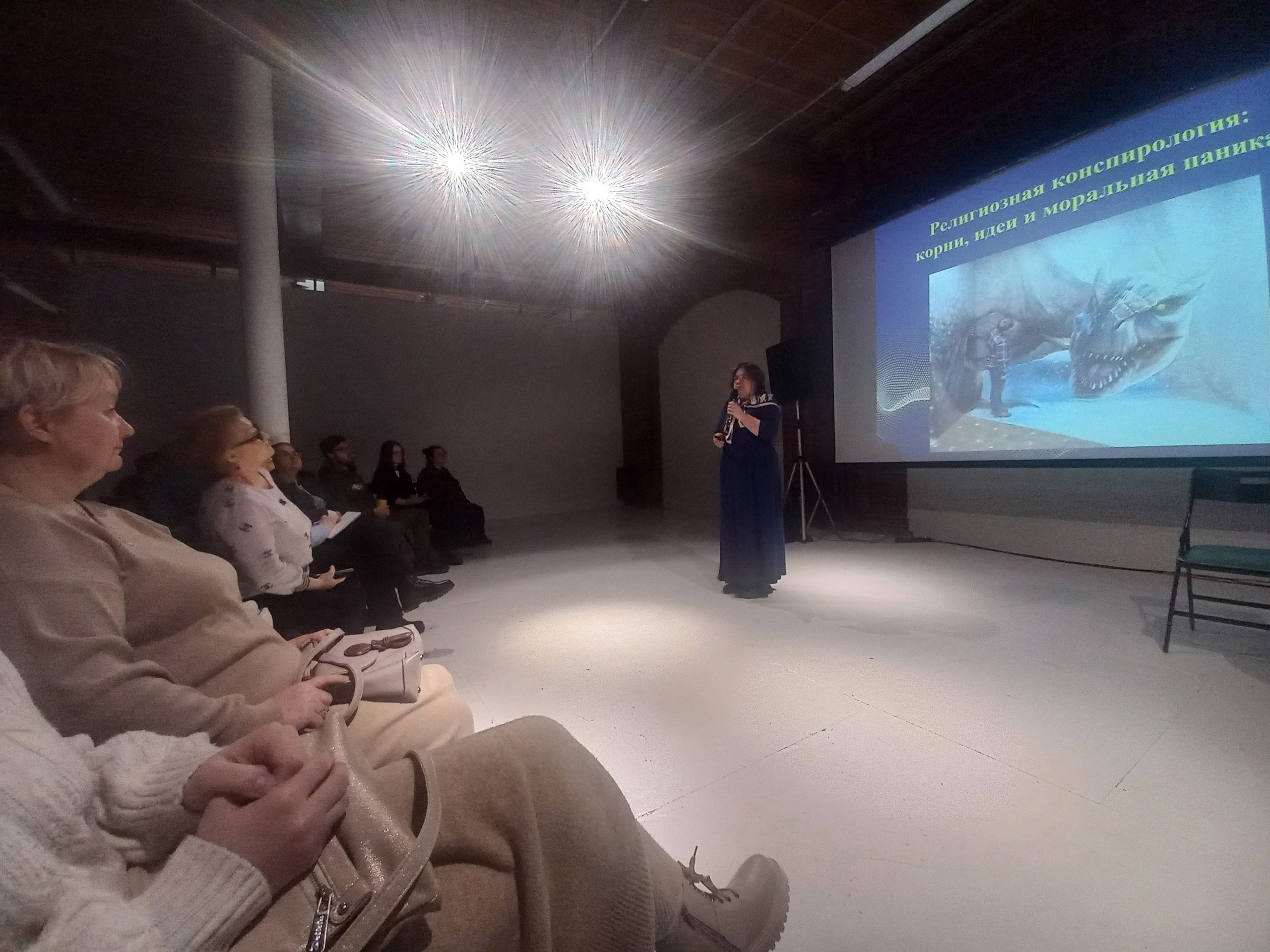 Центр современной культуры 'Смена' и кафедра религиоведения КФУ провели фестиваль Центр современной культуры 'Смена' и кафедра религиоведения КФУ провели фестиваль