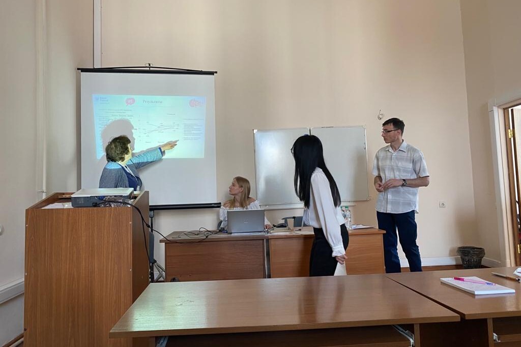 ������������� ����������� ��������� ��� ������� ������� � IX ������������� ������ �� ��������������� ����������� � �. ������