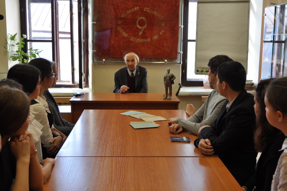 � ������ � ����� ��� ��������� 9 ��������� ��������� ��� (1944 ���� �������), �������, �������� � ������� ������ �������� ����, ����� ���������� �����, ����������� �����-���������� ����, ����������� ������ ������ ���� ������� �������������� �������