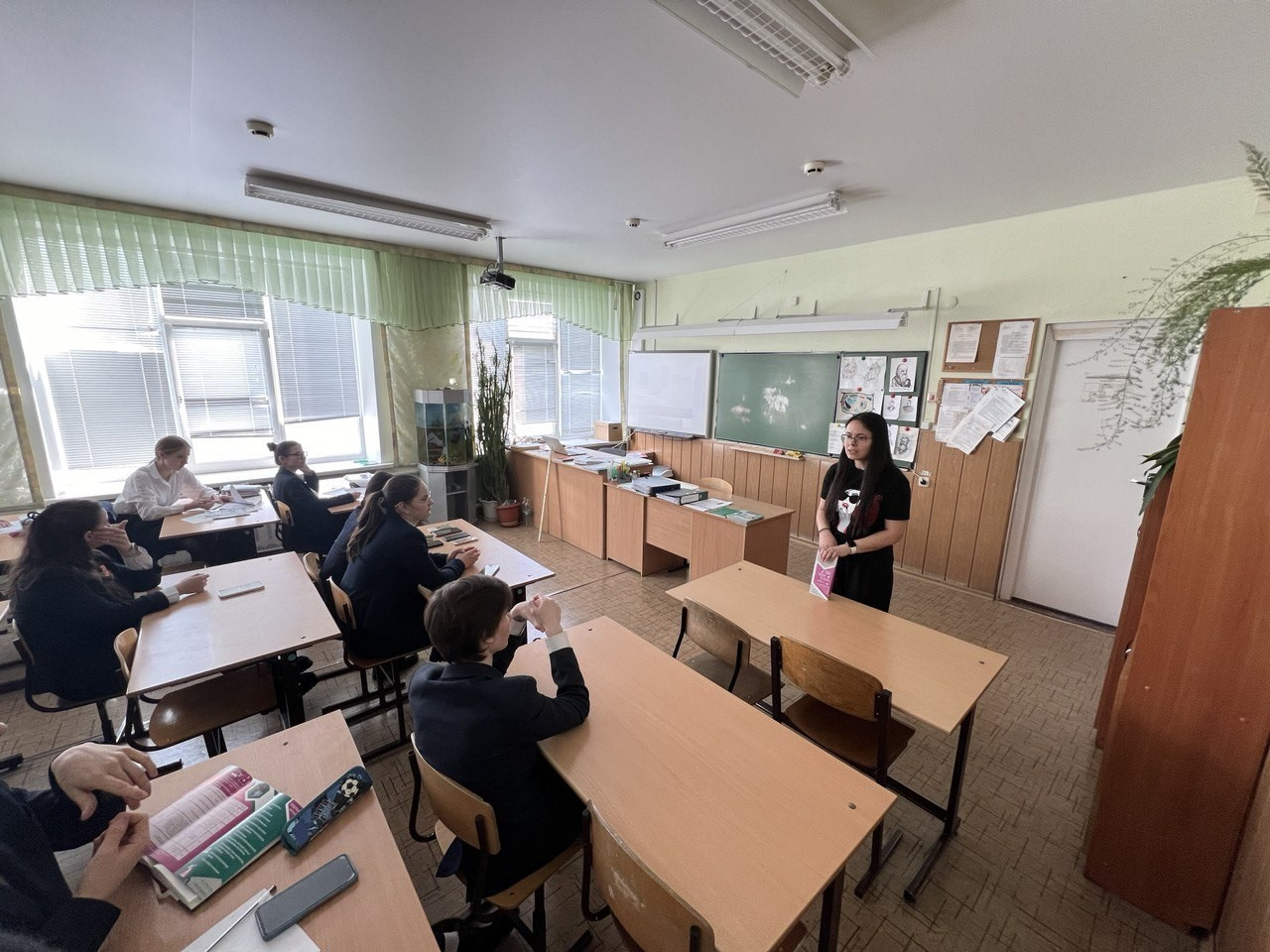 Профориентационная работа преподавателей и студентов кафедры химического образования Химического института им. А.М. Бутлерова с выпусками школ Казани и Альметьевска Профориентационная работа преподавателей и студентов кафедры химического образования Химического института им. А.М. Бутлерова с выпусками школ Казани и Альметьевска