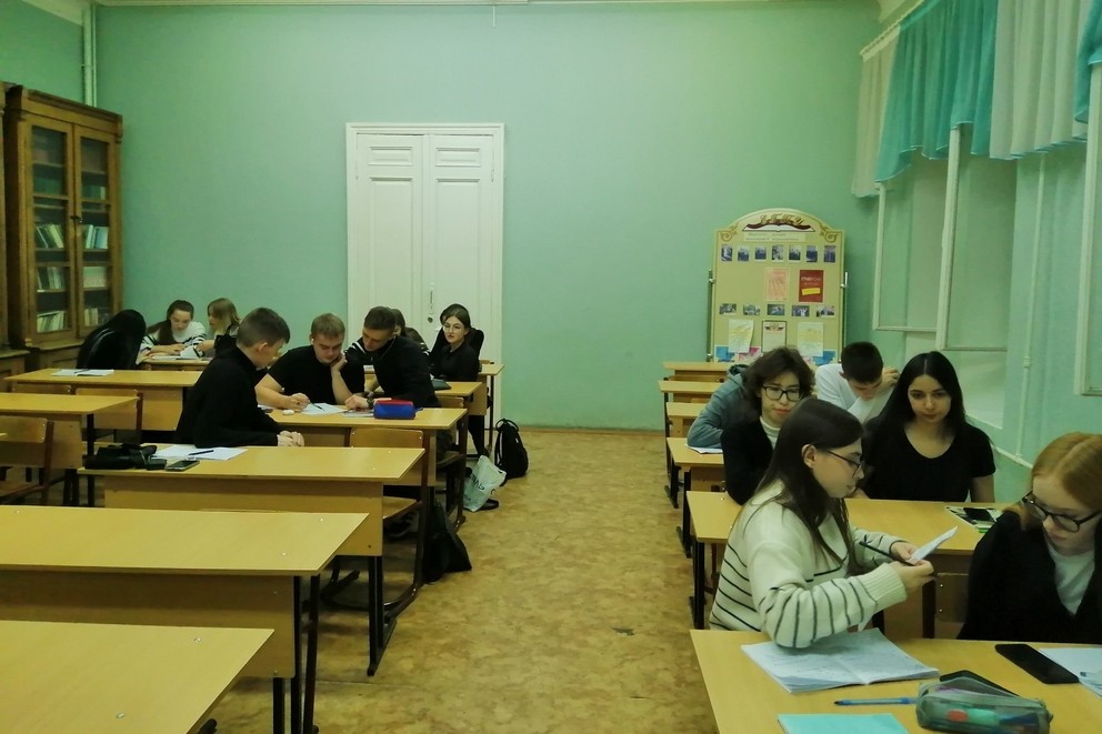 Студенты сыграли в игру 'Угадай отрасль права' Студенты сыграли в игру 'Угадай отрасль права'