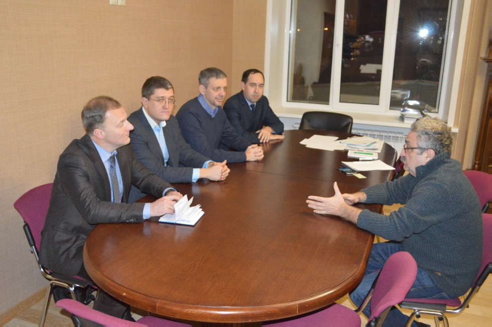 ������� � ��������������� Elsevier