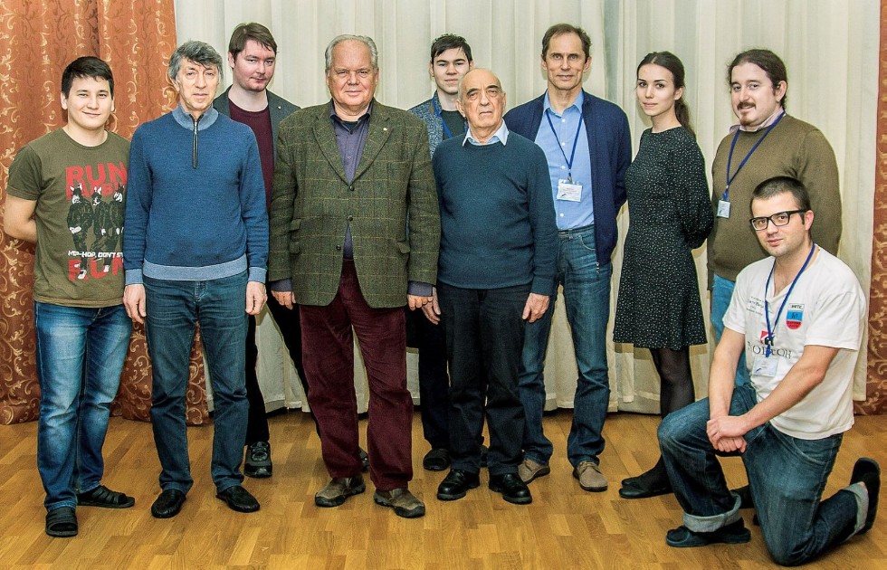 Международная зимняя школа физиков-теоретиков 'Коуровка - 37'. Взгляд снизу Международная зимняя школа физиков-теоретиков 'Коуровка - 37'. Взгляд снизу