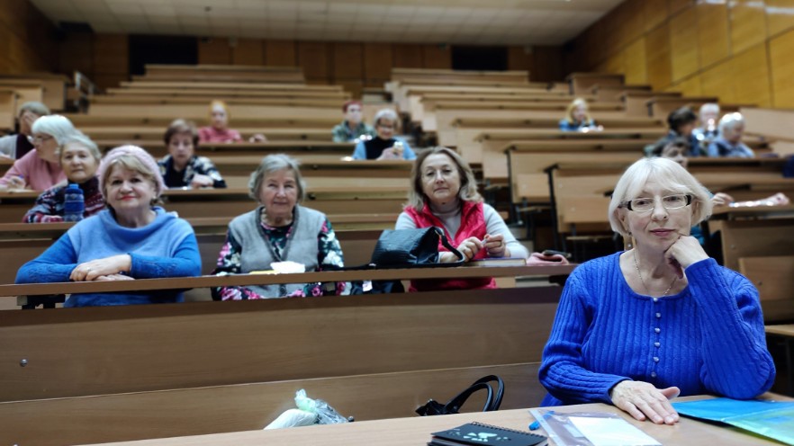 Слушатели Университета третьего возраста погрузились в истории генеаологического древа Рюриковичей. Слушатели Университета третьего возраста погрузились в истории генеаологического древа Рюриковичей.