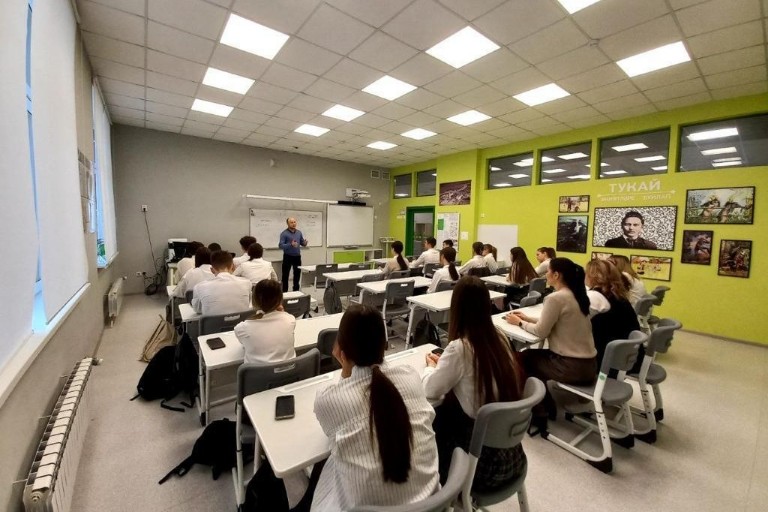 ������ ������� ��������� � ����������� �������� �������� ���������� �� ����������� � ��������������� ��������������� ��������� '������� - �������'.