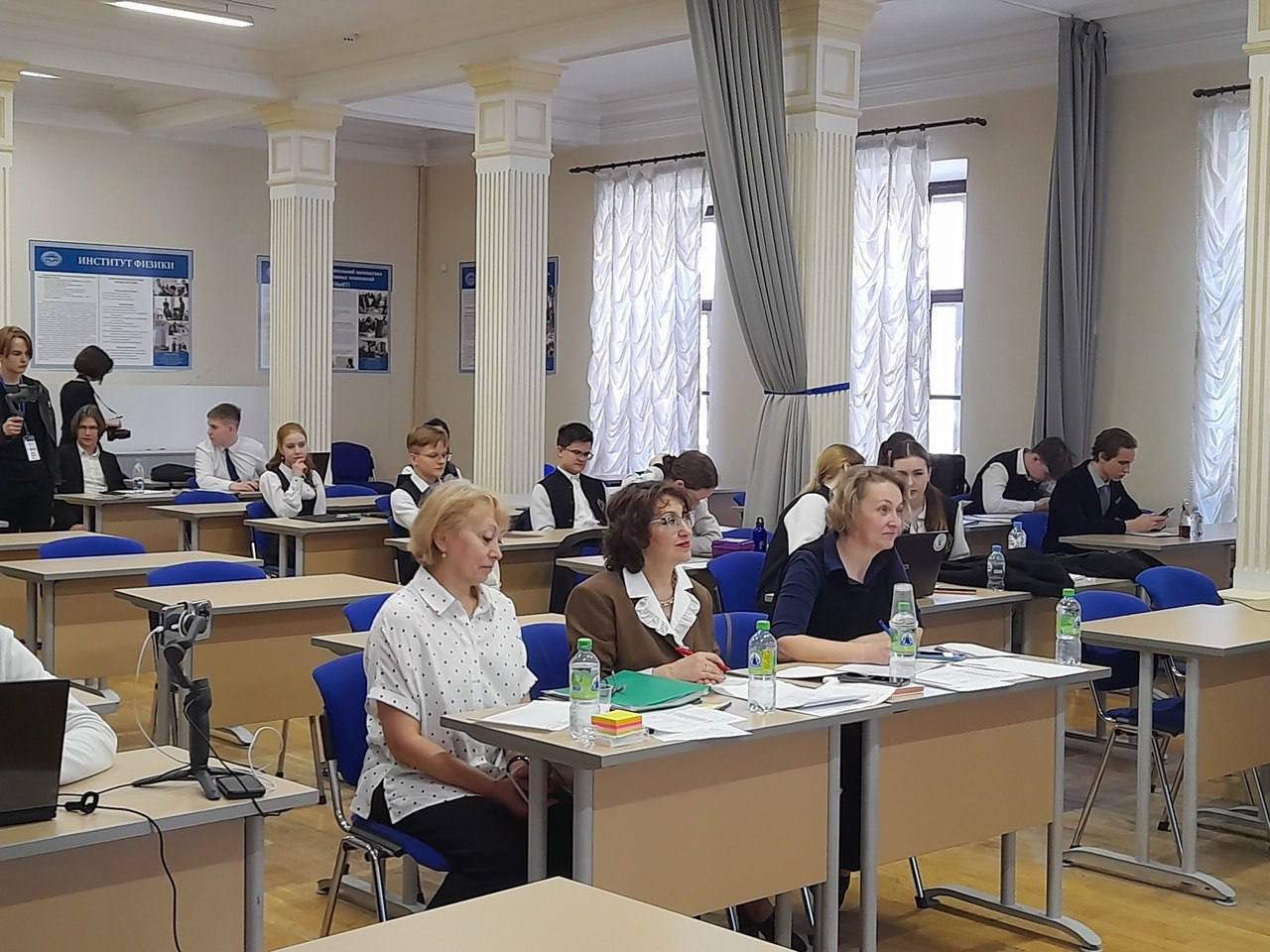 ���� �������������