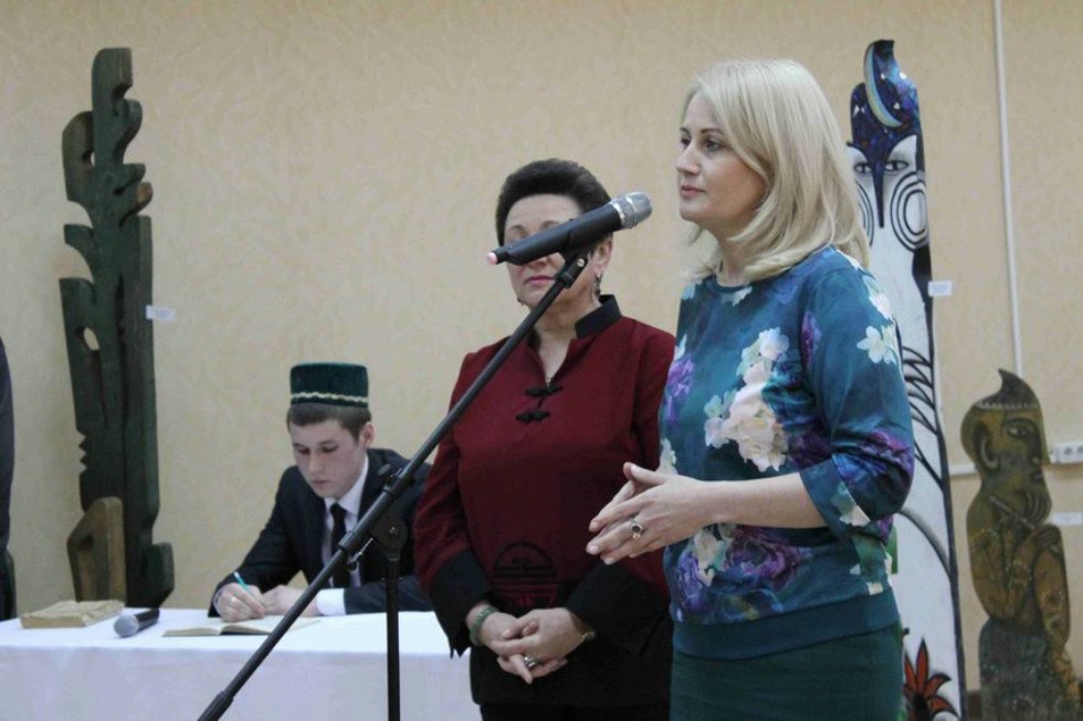 Сегодня в Елабужском институте КФУ состоялась презентация выставки работ участников всероссийского этно-арт-симпозиума 'Песнь о Шурале',посвященной 130 - летию со дня рождения татарского поэта Габдуллы Тукая Сегодня в Елабужском институте КФУ состоялась презентация выставки работ участников всероссийского этно-арт-симпозиума 'Песнь о Шурале',посвященной 130 - летию со дня рождения татарского поэта Габдуллы Тукая