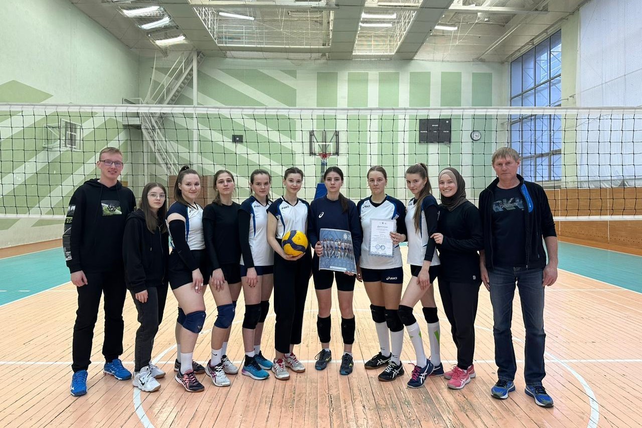 Женская сборная Елабужского института по волейболу стала первой в отборочных соревнованиях студенческой волейбольной лиги РТ