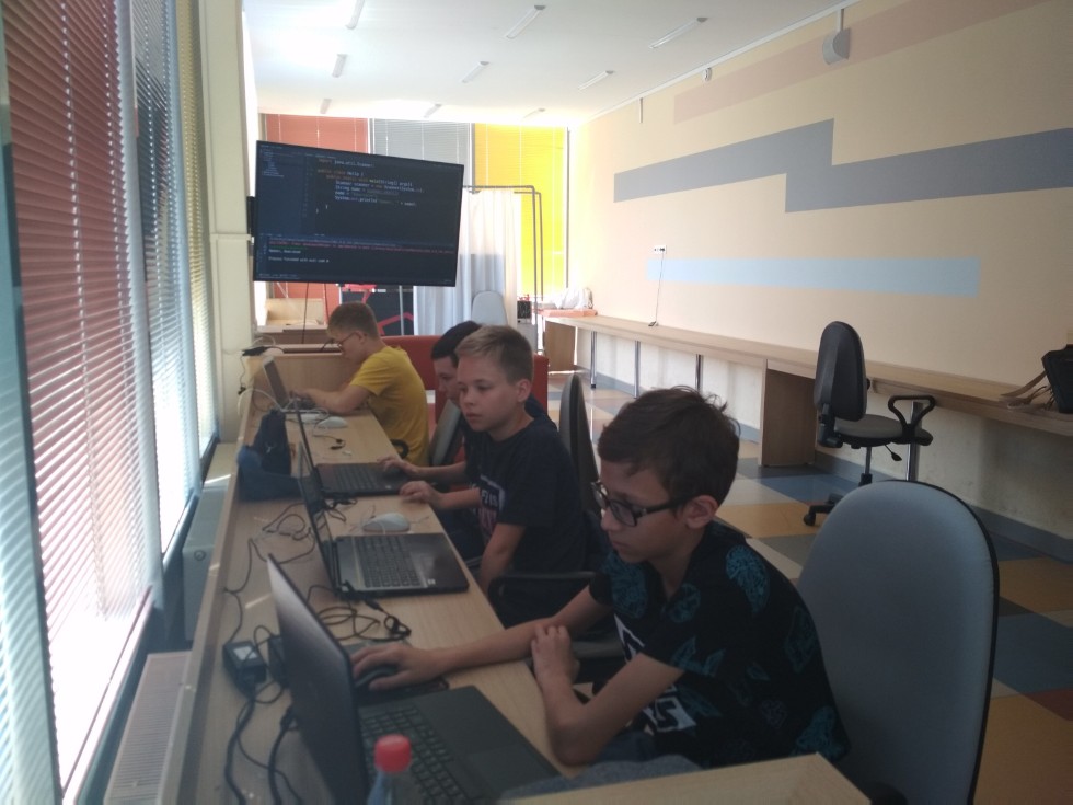 В ИТИС началась летняя смена детского лагеря по программированию на Java В ИТИС началась летняя смена детского лагеря по программированию на Java