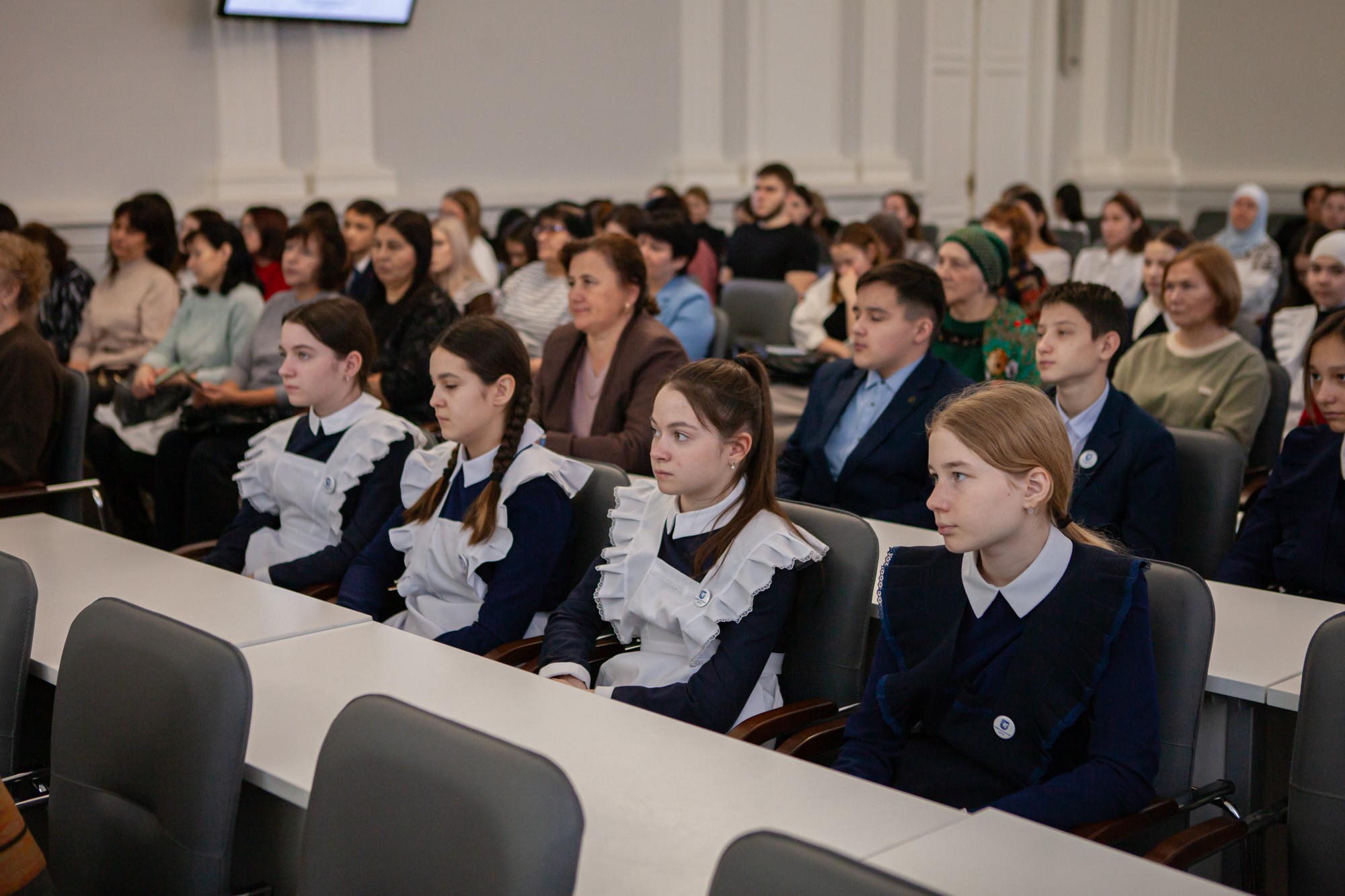 В Елабужском институте КФУ презентовали книгу Фатиха Кутлу В Елабужском институте КФУ презентовали книгу Фатиха Кутлу