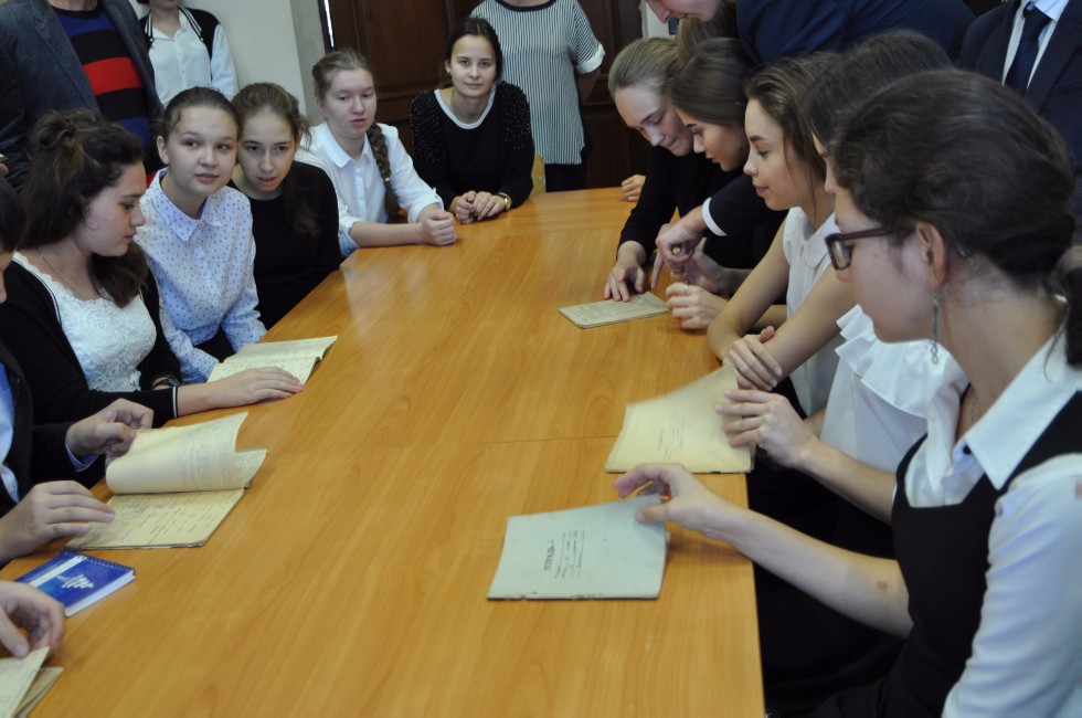 � ������ � ����� ��� ��������� 9 ��������� ��������� ��� (1944 ���� �������), �������, �������� � ������� ������ �������� ����, ����� ���������� �����, ����������� �����-���������� ����, ����������� ������ ������ ���� ������� �������������� �������