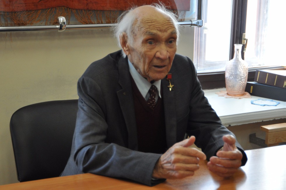 � ������ � ����� ��� ��������� 9 ��������� ��������� ��� (1944 ���� �������), �������, �������� � ������� ������ �������� ����, ����� ���������� �����, ����������� �����-���������� ����, ����������� ������ ������ ���� ������� �������������� �������