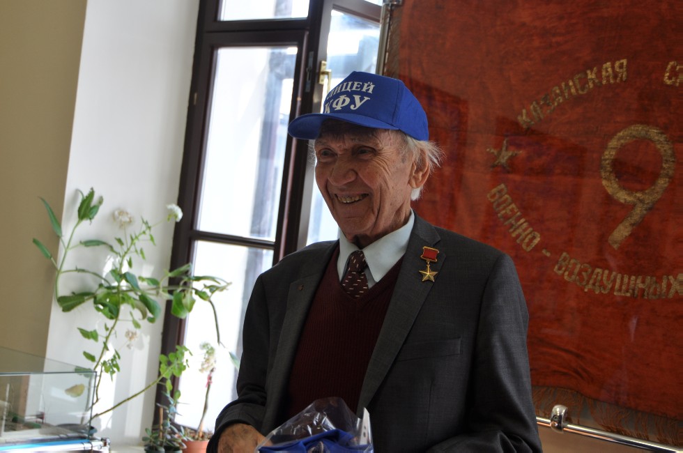 � ������ � ����� ��� ��������� 9 ��������� ��������� ��� (1944 ���� �������), �������, �������� � ������� ������ �������� ����, ����� ���������� �����, ����������� �����-���������� ����, ����������� ������ ������ ���� ������� �������������� �������