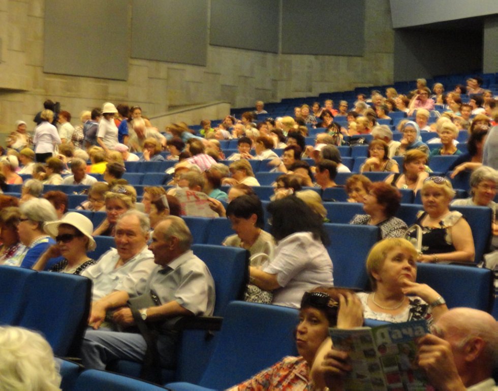 Двенадцатый праздничный выпуск в Университете третьего возраста Двенадцатый праздничный выпуск в Университете третьего возраста
