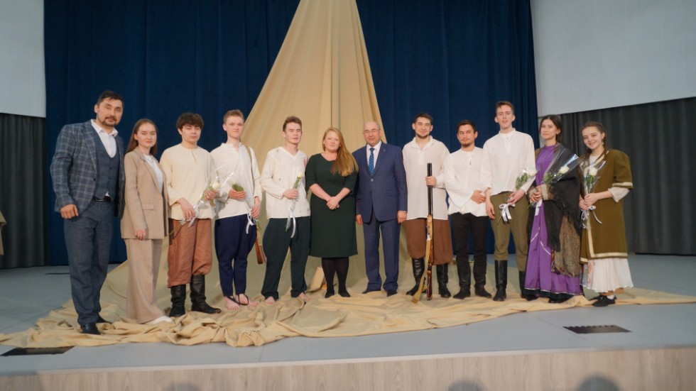 ����� ������ �� ������� ���� �������� '���������� �������' �� ������������� ������ '������'